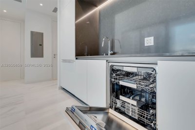 Comprar apartamento no Aston Martin Residences 3008W