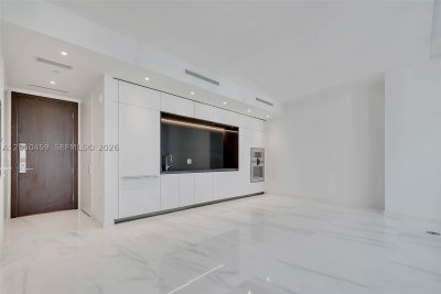 Comprar apartamento no Aston Martin Residences 3008W