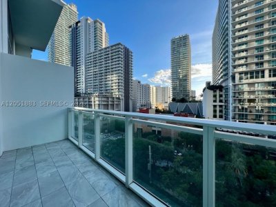Comprar apartamento en The Bond 703