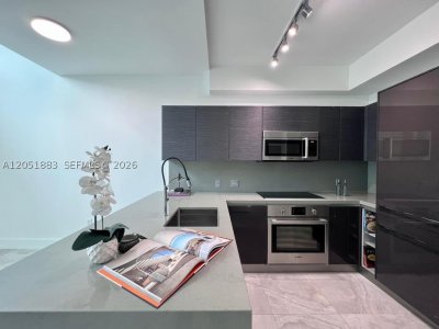 Comprar apartamento en The Bond 703