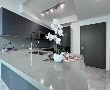 Comprar apartamento en The Bond 703