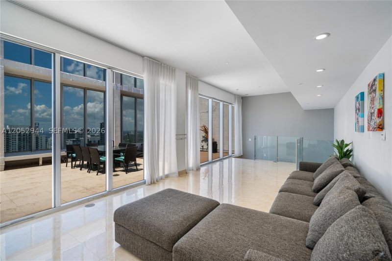 Condo for sale at Icon Brickell Tower II 5705
