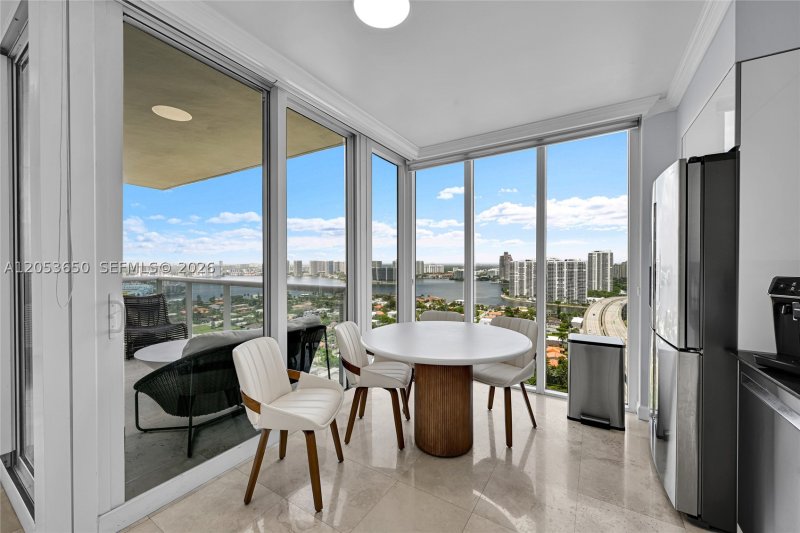 Aluguel de apartamento no Ocean Two 2704