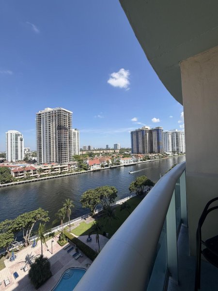 Apartment for rent at Ocean View 1103