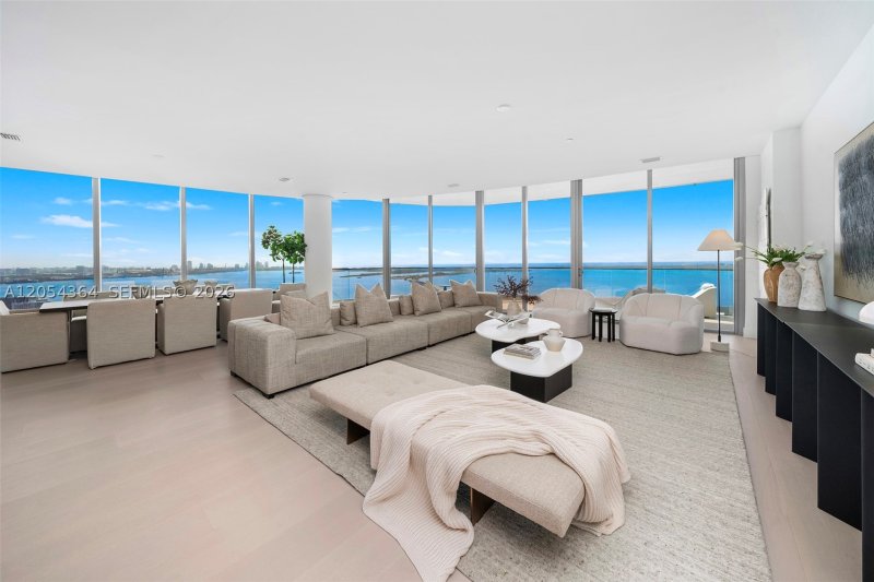 Comprar apartamento no Una Residences at Brickell PH-4001