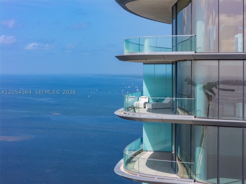 Comprar apartamento no Una Residences at Brickell PH-4001