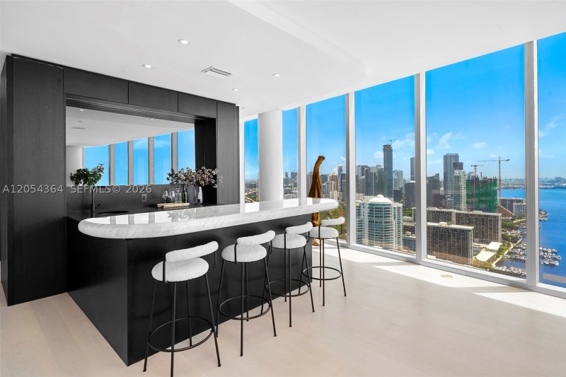Comprar apartamento no Una Residences at Brickell PH-4001