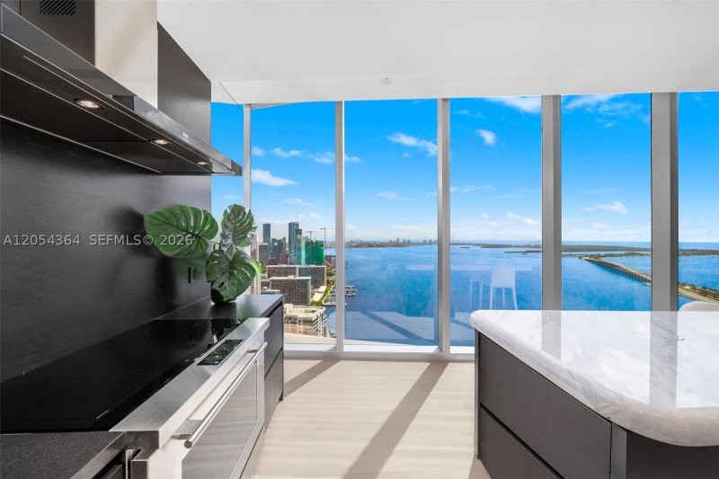 Comprar apartamento no Una Residences at Brickell PH-4001