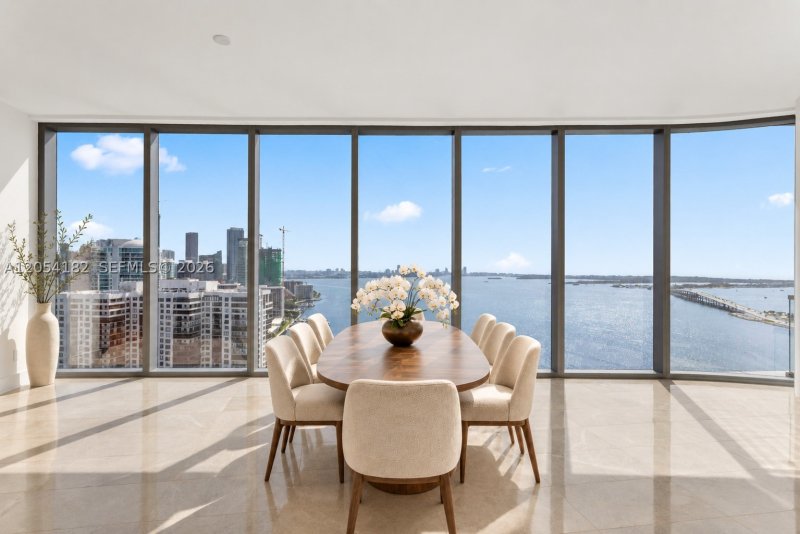 Comprar apartamento no Una Residences at Brickell 2701