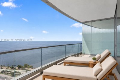 Comprar apartamento no Una Residences at Brickell 2701
