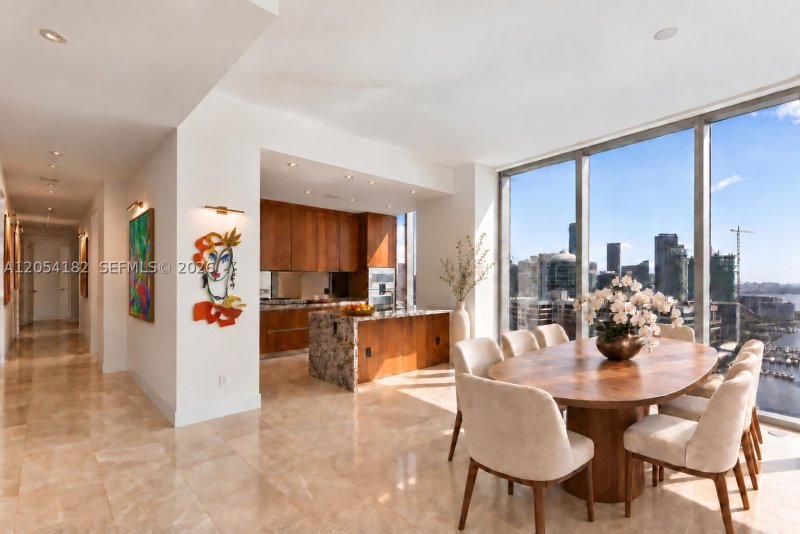 Comprar apartamento no Una Residences at Brickell 2701