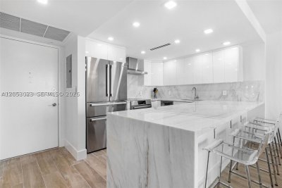 Arlen Beach Apt #1707