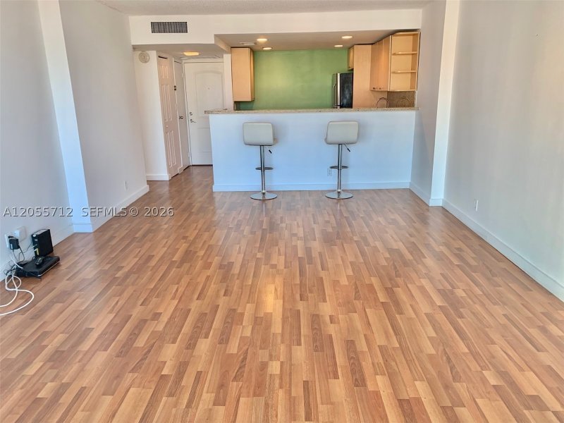 Apartment for rent at Arlen House 1930