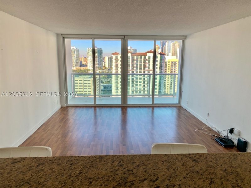 Apartment for rent at Arlen House 1930