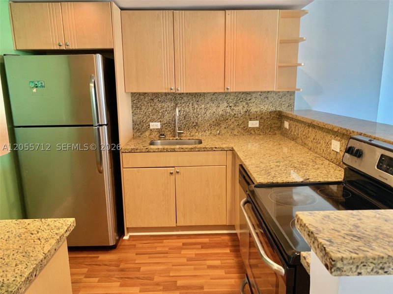 Apartment for rent at Arlen House 1930