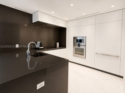 Comprar apartamento no Aston Martin Residences 2609W
