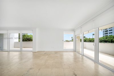 Comprar apartamento en Commodore Club South 201