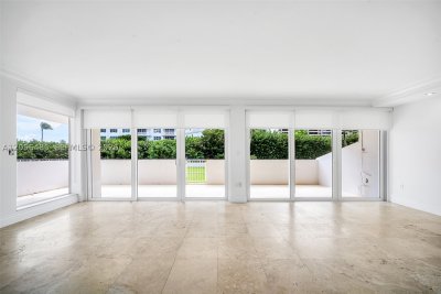 Comprar apartamento en Commodore Club South 201