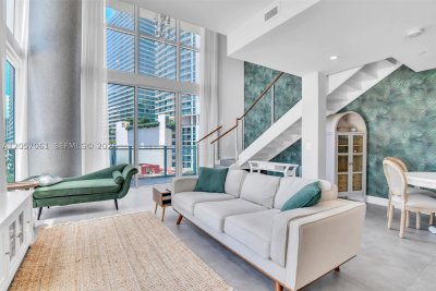 Aluguel de apartamento no The Bond 713
