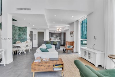 Aluguel de apartamento no The Bond 713