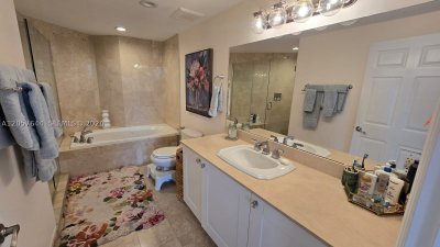 Aluguel de apartamento no One Village Place 803