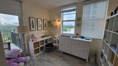 Aluguel de apartamento no One Village Place 803