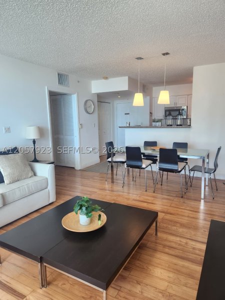 Aluguel de apartamento no Mark on Brickell 1807