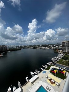 Comprar apartamento no Winston Towers 2102