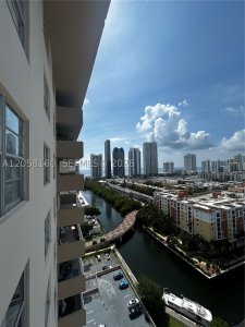 Comprar apartamento no Winston Towers 2102