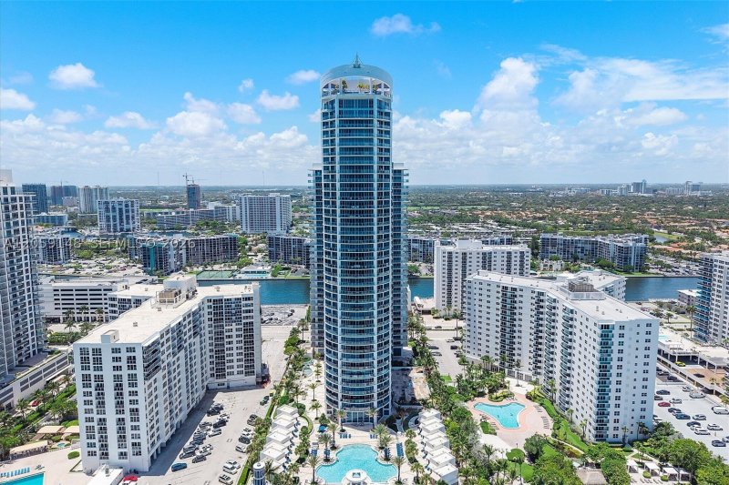 Condo for sale at Ocean Palms 3607