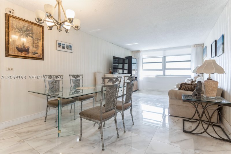 Comprar apartamento en Manatee 1101