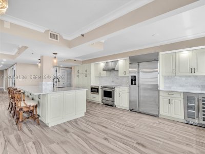 Comprar apartamento en The Summit 802S