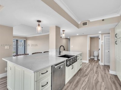Comprar apartamento en The Summit 802S