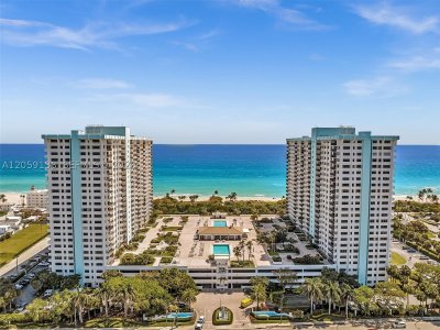 Comprar apartamento en The Summit 802S