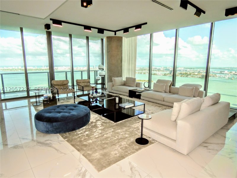 Comprar apartamento en One Paraiso PH4901