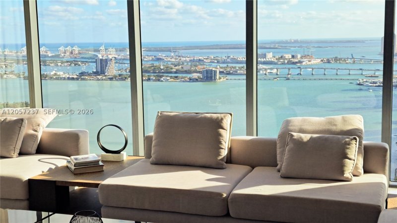 Comprar apartamento en One Paraiso PH4901