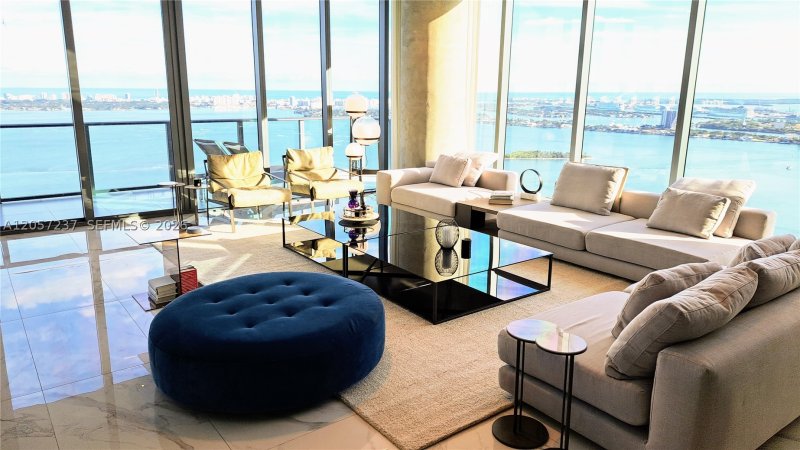 Comprar apartamento en One Paraiso PH4901