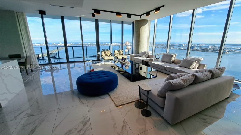 Comprar apartamento en One Paraiso PH4901