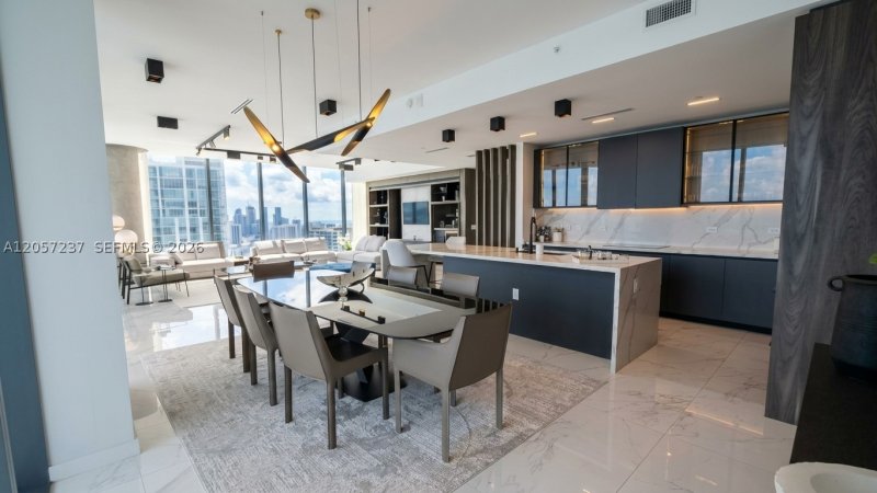Condo for sale at One Paraiso PH4901