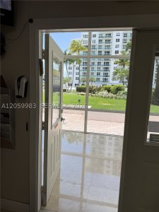 Comprar apartamento no Carriage Club North C2