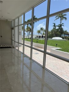 Comprar apartamento no Carriage Club North C2