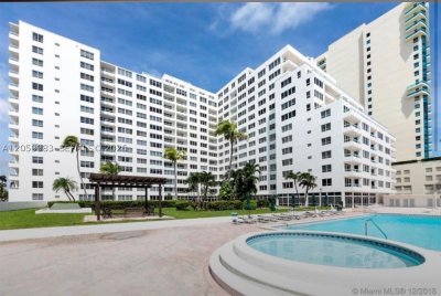 Comprar apartamento no Carriage Club North C2