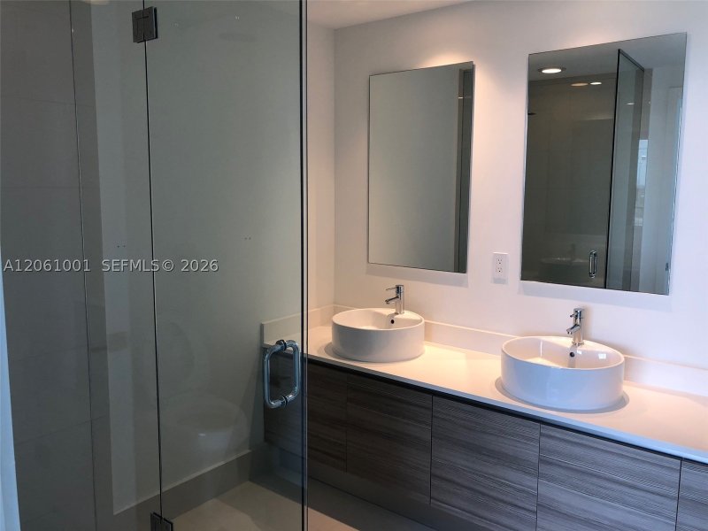Apartment for rent at Hyde Midtown 811