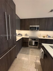 Aluguel de apartamento no Brickell City Centre Rise 805