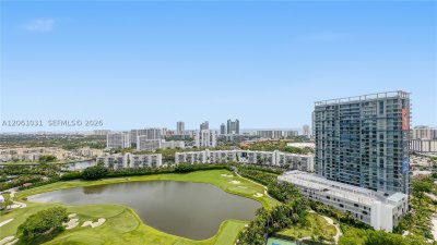 Aluguel de apartamento no Duo Condo 2303E
