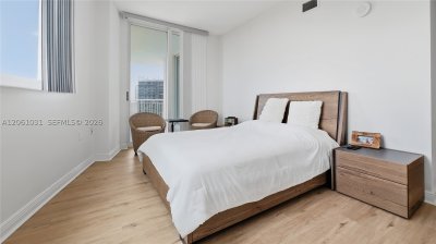 Aluguel de apartamento no Duo Condo 2303E