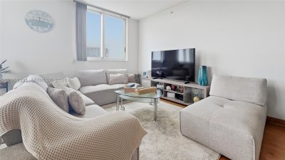 Aluguel de apartamento no Duo Condo 2303E