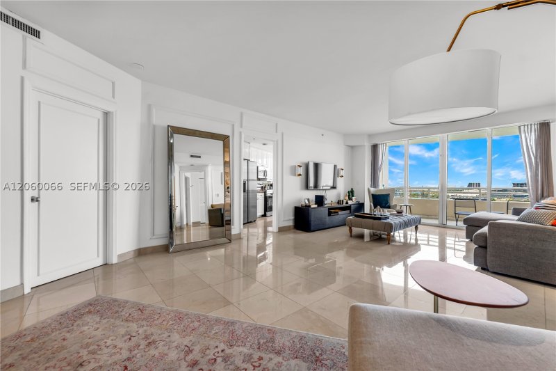 Comprar apartamento en Three Tequesta Point 1102
