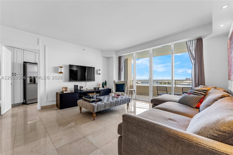 Comprar apartamento en Three Tequesta Point 1102