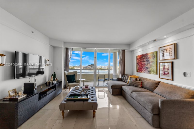 Comprar apartamento en Three Tequesta Point 1102